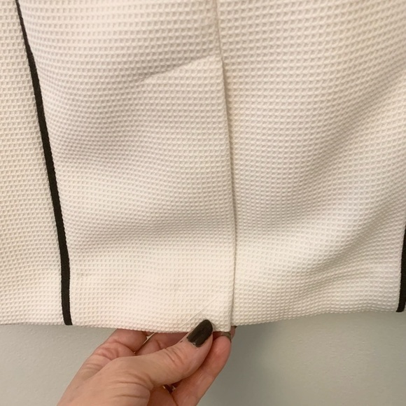 NWT Calvin Klein size 2 white pencil skirt with piping - Picture 8 of 16
